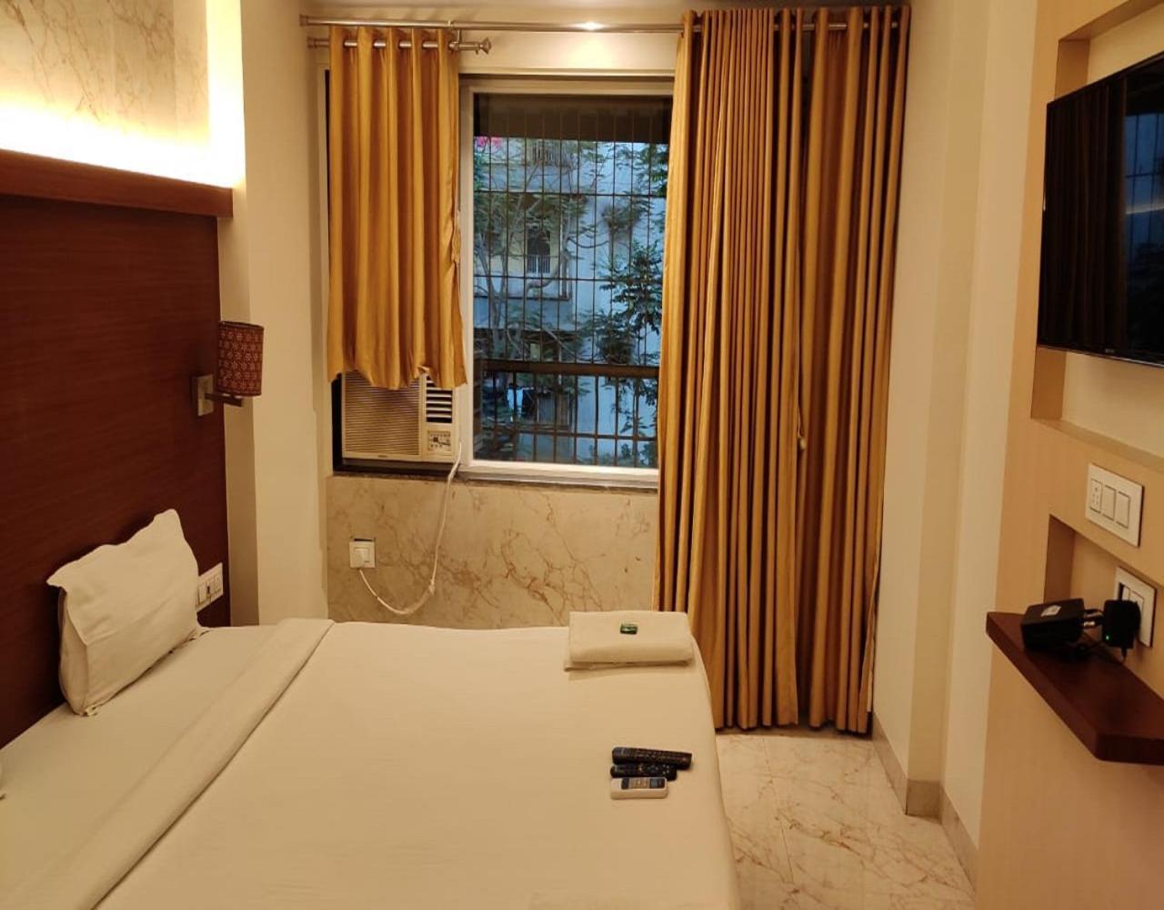 Fabhotel Spring Inn - Nr Borivali Station Mālād Exteriör bild