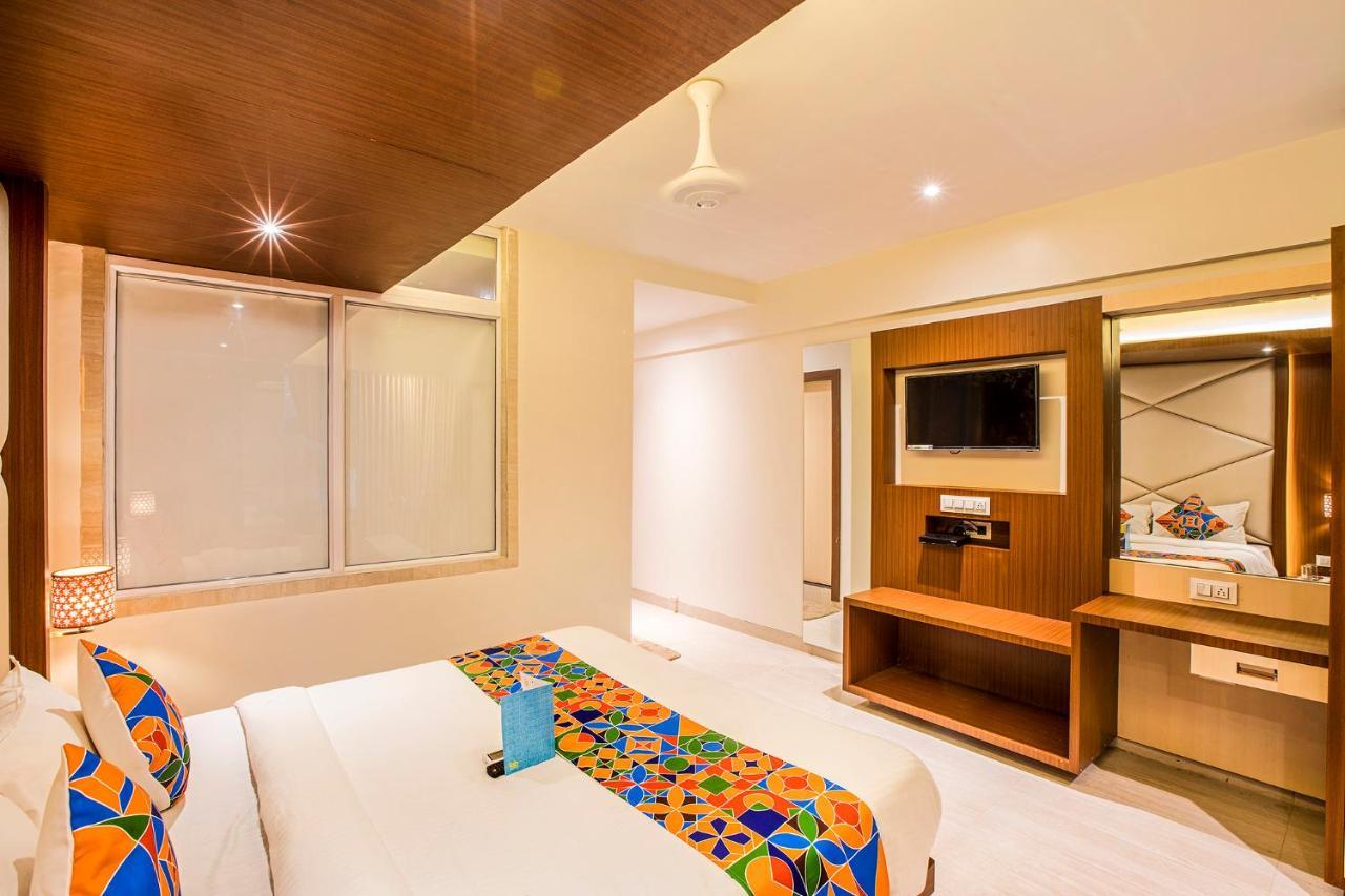 Fabhotel Spring Inn - Nr Borivali Station Mālād Exteriör bild