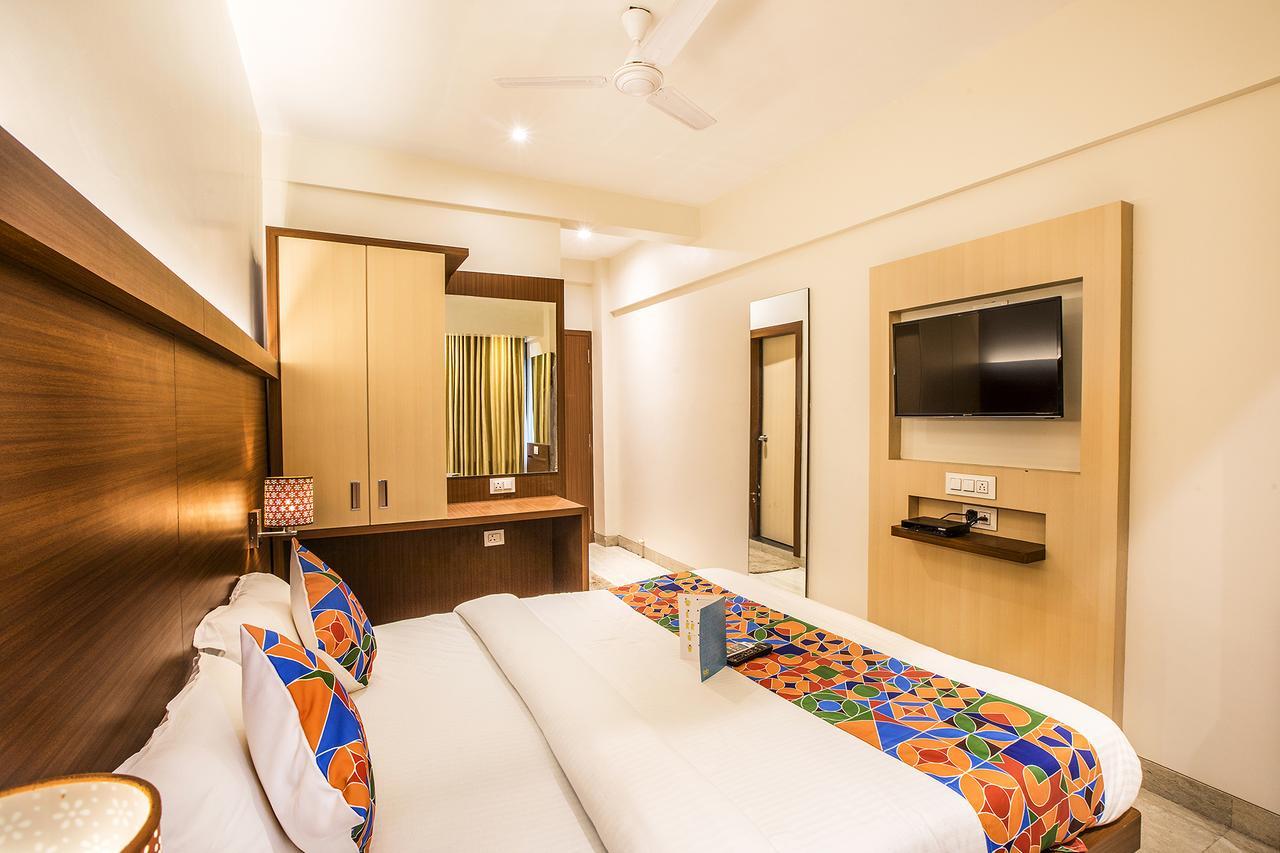 Fabhotel Spring Inn - Nr Borivali Station Mālād Exteriör bild